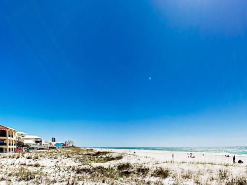 1329 W Lagoon Home - image 3