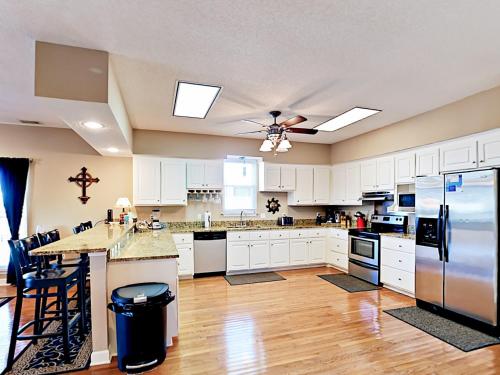 1329 W Lagoon Home - image 9