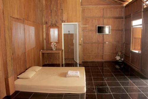 Omah Awang Homestay Unit Awang 3 Rumah kayu kapasitas 8 max 10