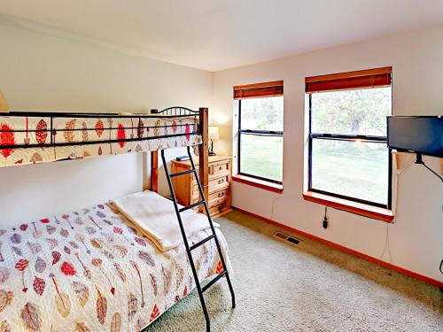 20 Fairway Village Condos - image 2
