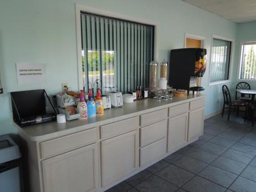 Restaurant, Atlantic Inn in Millsboro (DE)