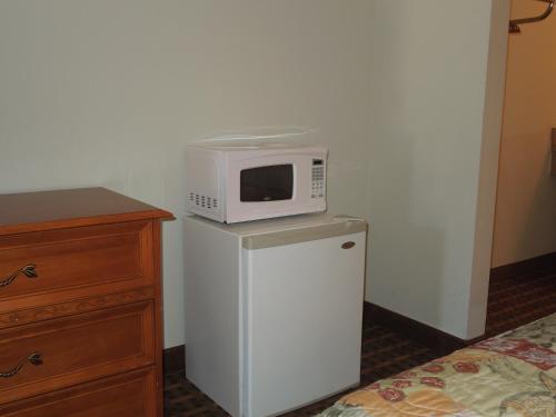 Atlantic Inn - image 7