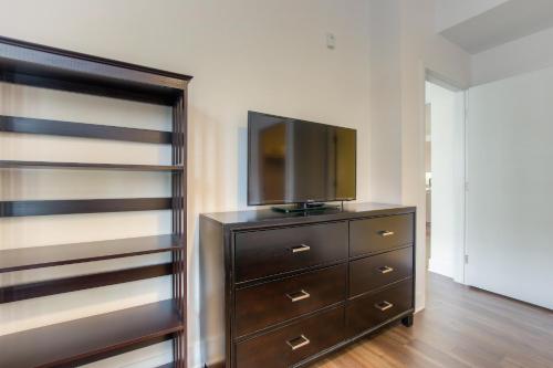 Runway Apartment A105 - image 9