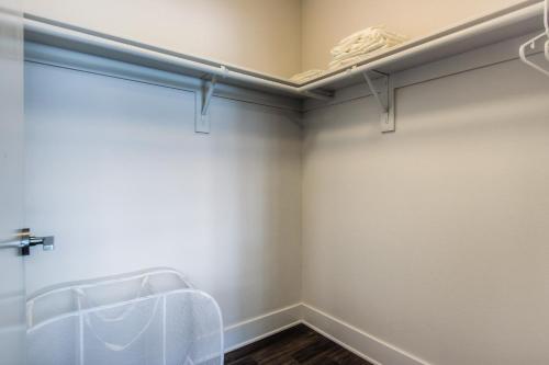 Runway Apartment A105 - image 11