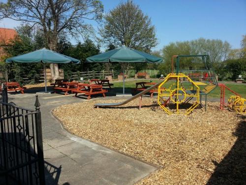 花園, 尼爾森爵士酒店 (The Lord Nelson) in 薩頓安特倫特