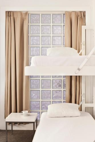 Artrip Hotel - image 6