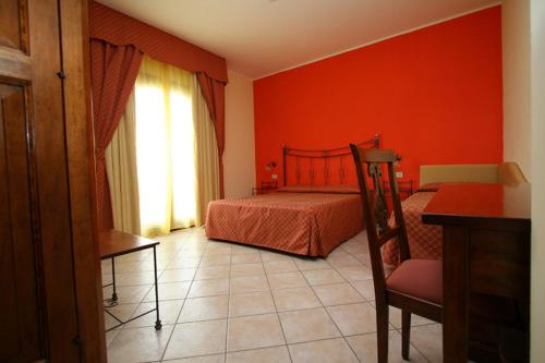 Double or Twin Room image 8