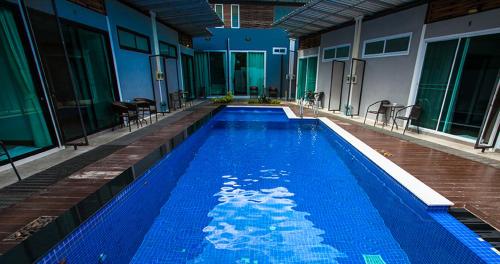 Pamoni – Chaweng Beach, UT
