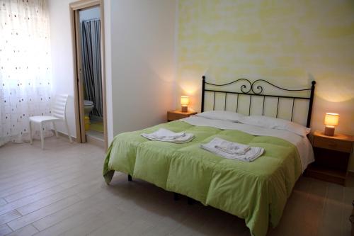 Double Room with Balcony image 10