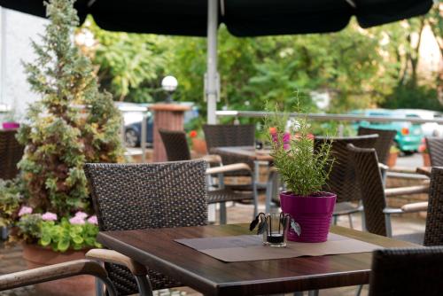 Good Morning + Berlin City East - image 9