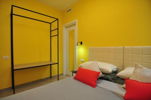 Delco Naples - image 12