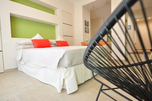 Delco Naples - image 11