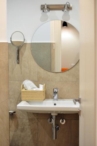 Standard Double Room image 2