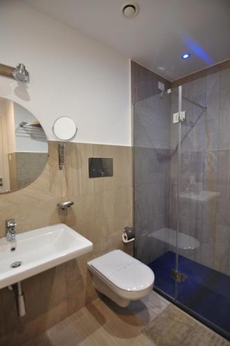 Delco Naples - image 9