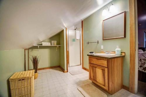 Timber Canyon Lodge - image 3