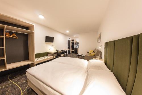 Hotel Valcha - image 5