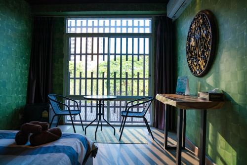 room detail thumbnail 0