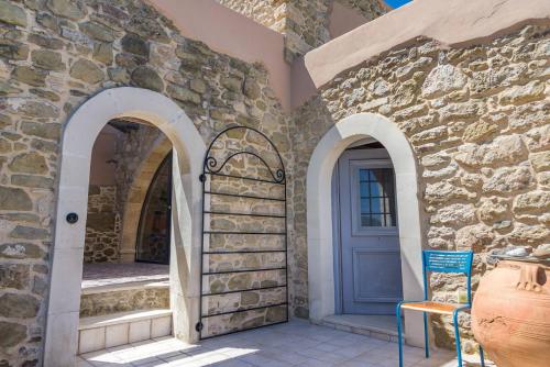  Joy: Artist's Stone House With Countryside Views in Áyios Yeóryios