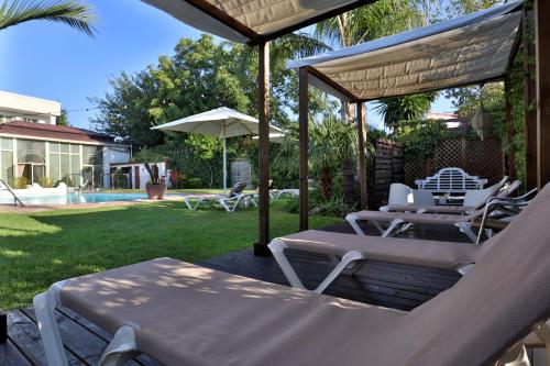 Hotel Oasis - image 8