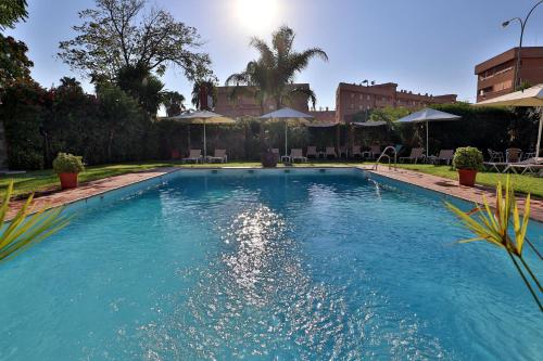 Hotel Oasis - image 13