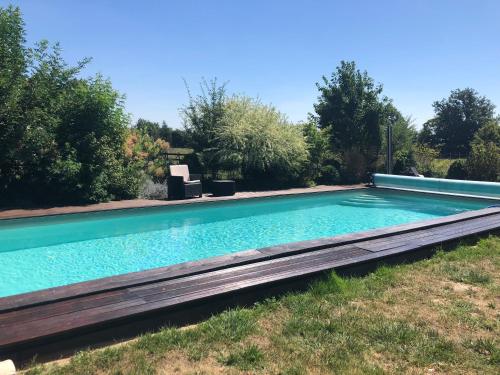 المرافق, B&B La tour blanche in Forest Montiers