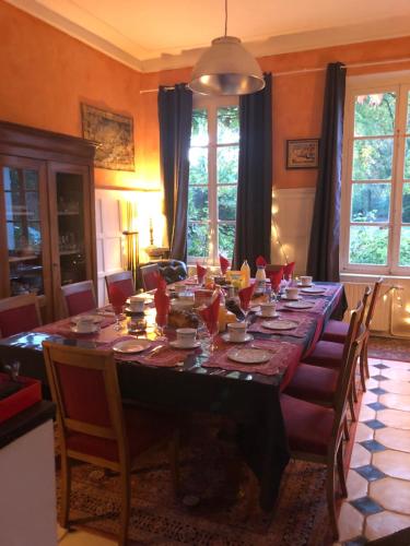 المرافق, B&B La tour blanche in Forest Montiers