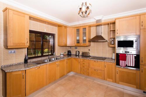  Luxury Algarve Home in Silves
