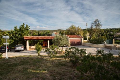 Hôtel Castel Saint Anne – Aubagne, ID