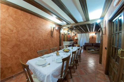 Restorāns, Hostal Rural Los Telares in Pastrana
