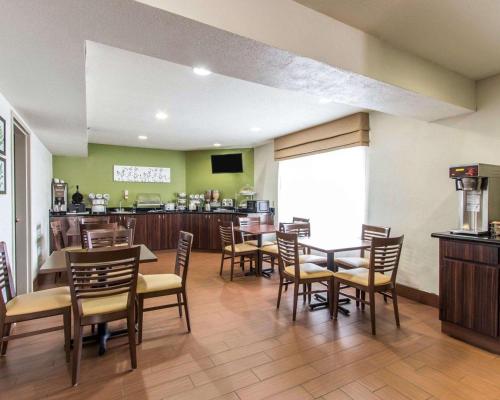 Ételek és italok, The Douillet by Demeure Hotels near White Water Bay