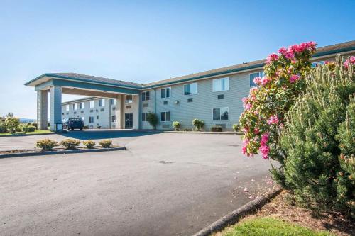 Bridgeway Inn & Suites