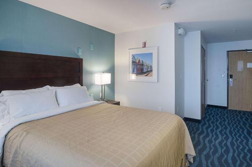 Queen Room - Accessible/Nonsmoking
