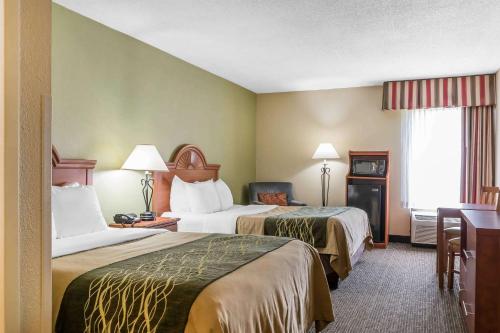 Comfort Inn Pine Grove - Hotel