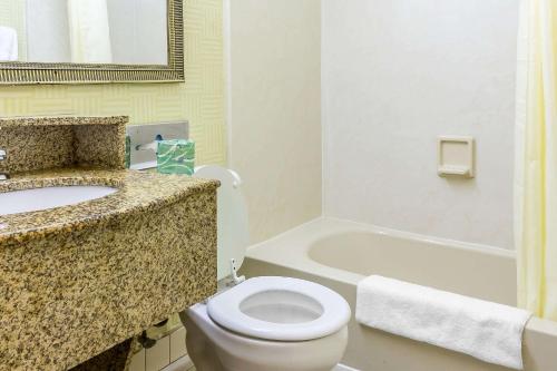 Red Carpet Inn Philadelphia Airport – Lester, PA