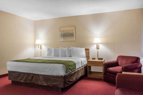 Econo Lodge Arena - image 7