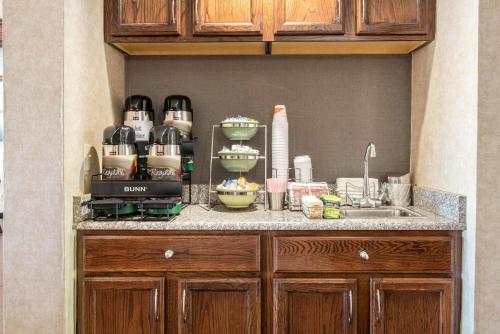 Quality Inn Meadville - Accommodation