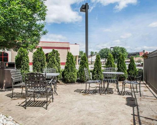 Quality Inn & Suites NJ State Capital Area - image 8