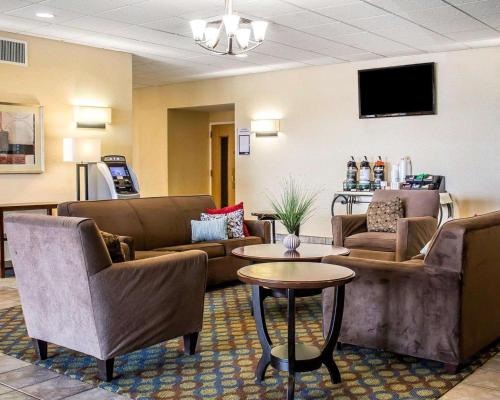 Előcsarnok, Wilkes-Barre Inn & Suites in Wilkes-Barre (Pennsylvania)