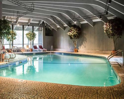 บริการและสิ่งอำนวยความสะดวก, The Woodlands Inn & Resort in วิลส์ แบร์รี (PA)