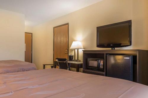Quality Inn & Suites Pittsburgh