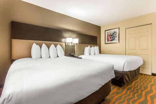 2 double beds