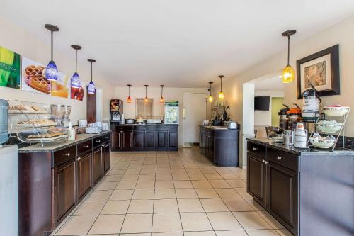 Quality Inn Easley - image 9