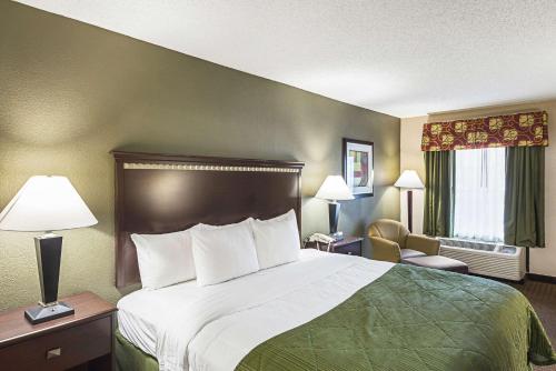 Quality Inn & Suites Greenville - Haywood Mall