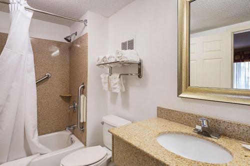 Quality Inn & Suites Greenville - Haywood Mall