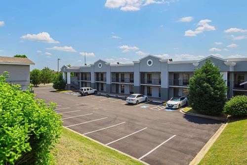 Quality Inn & Suites Greenville - Haywood Mall