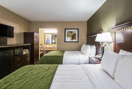 Quality Inn & Suites Greenville - Haywood Mall