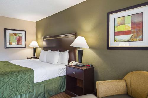 Quality Inn & Suites Greenville - Haywood Mall