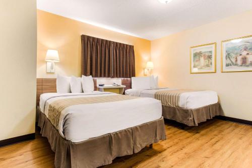 2 double beds