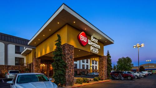 入口, 最佳西方Plus奧林匹克旅館 (Best Western Plus Olympic Inn) in 克拉馬斯福爾斯市中心