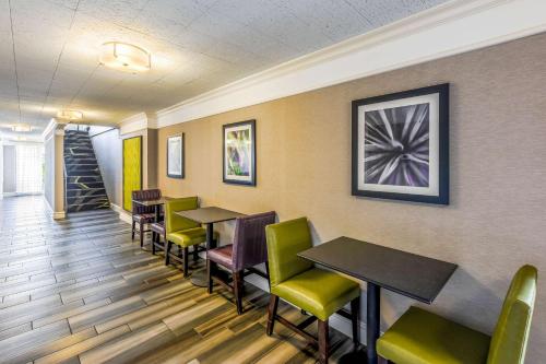 Photo - Quality Inn & Suites North Charleston - Ashley Phosphate